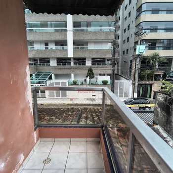 Sobrado em Praia Grande, bairro Guilhermina
