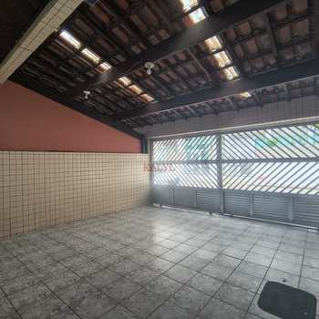 Sobrado em Praia Grande, bairro Guilhermina