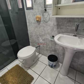 Sobrado em Praia Grande, bairro Guilhermina