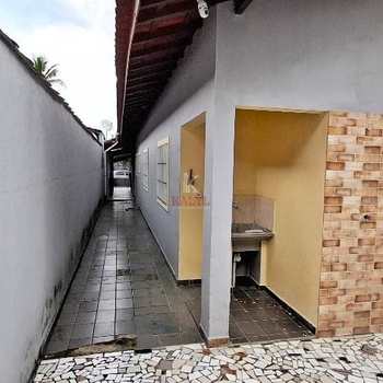 Casa em Praia Grande, bairro Maracanã