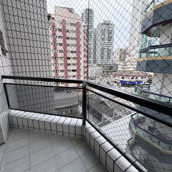 Apartamento em Praia Grande, bairro Guilhermina