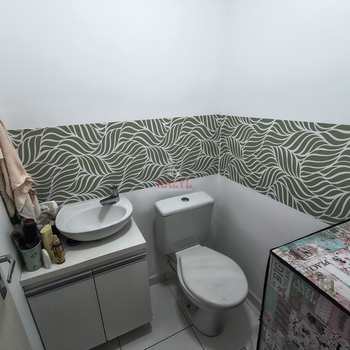 Apartamento em Praia Grande, bairro Guilhermina