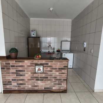 Apartamento em Praia Grande, bairro Guilhermina