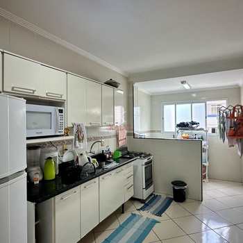 Apartamento em Praia Grande, bairro Guilhermina