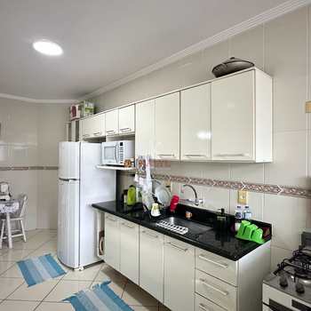 Apartamento em Praia Grande, bairro Guilhermina