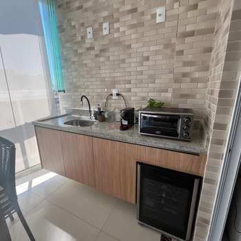 Apartamento em Praia Grande, bairro Guilhermina
