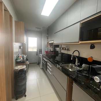 Apartamento em Praia Grande, bairro Guilhermina