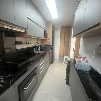 Apartamento em Praia Grande, bairro Guilhermina