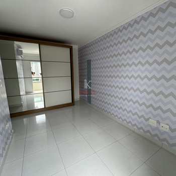 Apartamento em Praia Grande, bairro Boqueirão