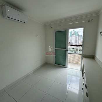 Apartamento em Praia Grande, bairro Boqueirão