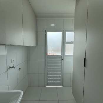 Apartamento em Praia Grande, bairro Boqueirão