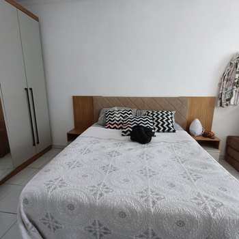 Apartamento em Praia Grande, bairro Guilhermina
