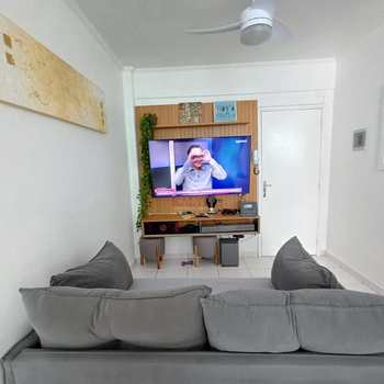 Apartamento em Praia Grande, bairro Guilhermina