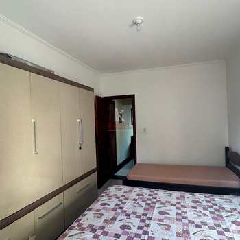 Apartamento em Praia Grande, bairro Guilhermina