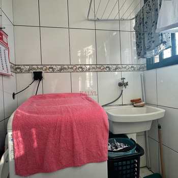 Apartamento em Praia Grande, bairro Guilhermina