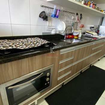 Apartamento em Praia Grande, bairro Guilhermina