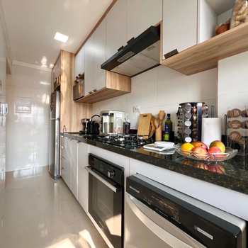 Apartamento em Praia Grande, bairro Canto do Forte