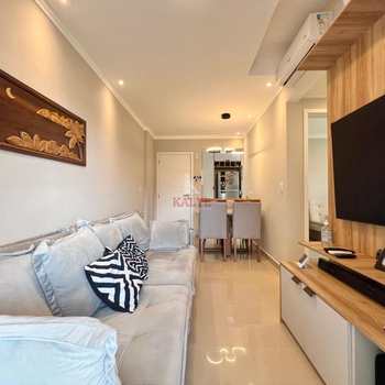 Apartamento em Praia Grande, bairro Canto do Forte