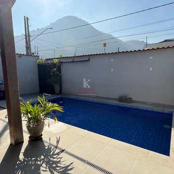 Casa em Praia Grande, bairro Canto do Forte