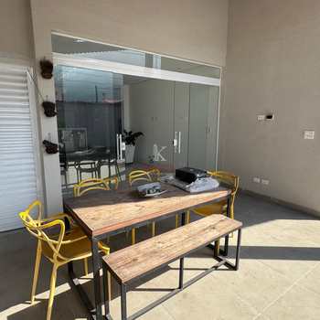 Casa em Praia Grande, bairro Canto do Forte