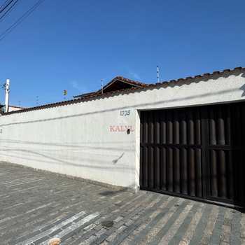Casa em Praia Grande, bairro Canto do Forte