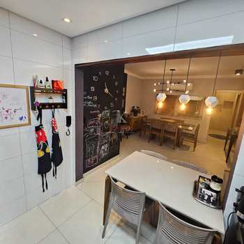 Apartamento em Praia Grande, bairro Boqueirão
