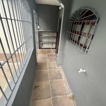 Casa em Praia Grande, bairro Caiçara