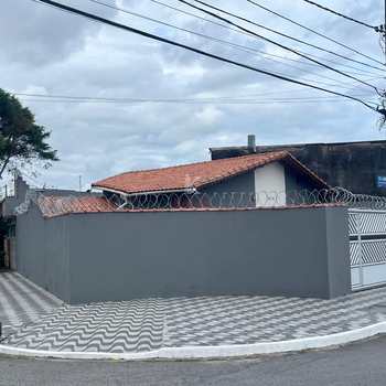 Casa em Praia Grande, bairro Caiçara