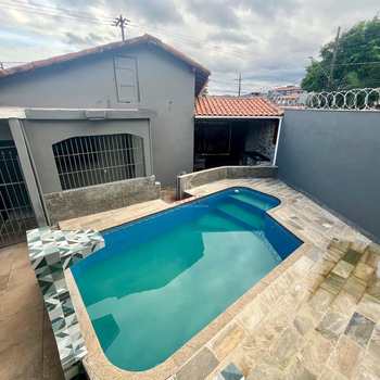Casa em Praia Grande, bairro Caiçara