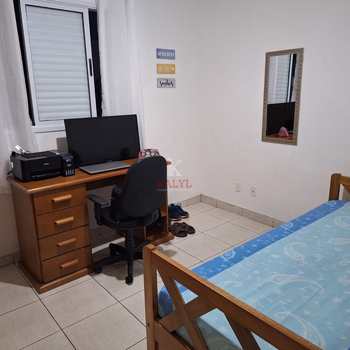 Apartamento em Praia Grande, bairro Guilhermina