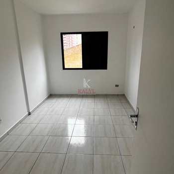 Apartamento em Praia Grande, bairro Tupi