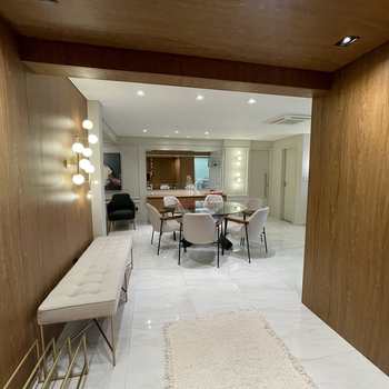 Apartamento em Praia Grande, bairro Tupi