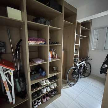 Apartamento em Praia Grande, bairro Tupi