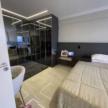 Apartamento em Praia Grande, bairro Tupi