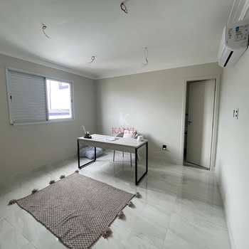 Apartamento em Praia Grande, bairro Tupi