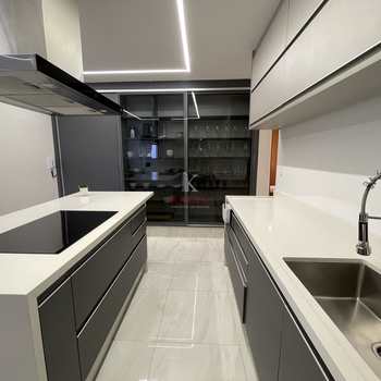 Apartamento em Praia Grande, bairro Tupi