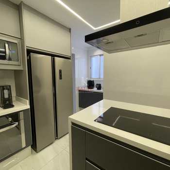 Apartamento em Praia Grande, bairro Tupi