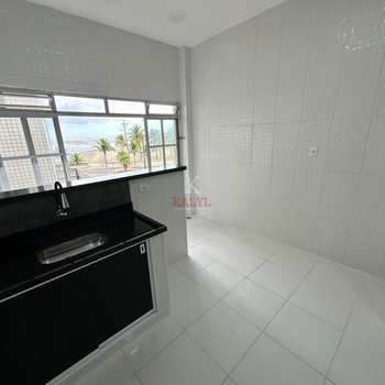 Apartamento em Praia Grande, bairro Guilhermina