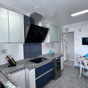 Apartamento em Praia Grande, bairro Guilhermina