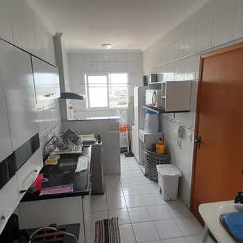 Apartamento em Praia Grande, bairro Tupi