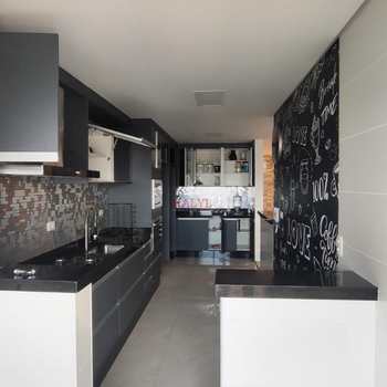 Apartamento em Praia Grande, bairro Guilhermina