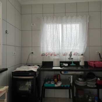 Apartamento em Praia Grande, bairro Guilhermina