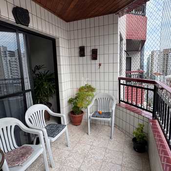 Apartamento em Praia Grande, bairro Canto do Forte