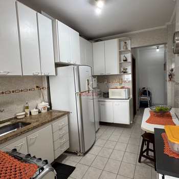Apartamento em Praia Grande, bairro Canto do Forte