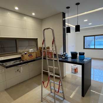 Casa em Praia Grande, bairro Aviação
