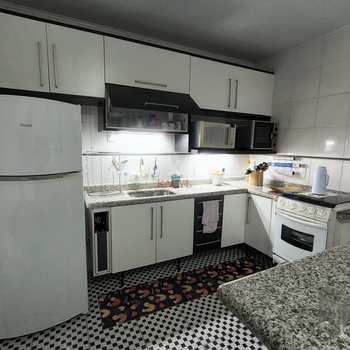 Casa em Praia Grande, bairro Guilhermina