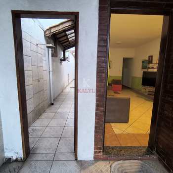 Casa em Praia Grande, bairro Guilhermina