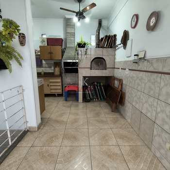 Casa em Praia Grande, bairro Guilhermina