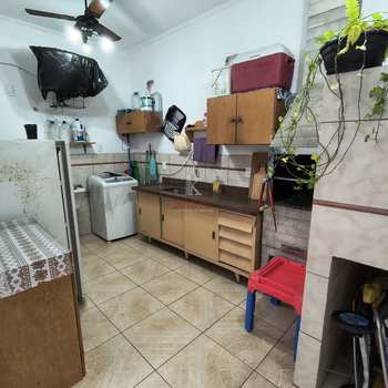 Casa em Praia Grande, bairro Guilhermina