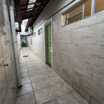 Casa em Praia Grande, bairro Guilhermina